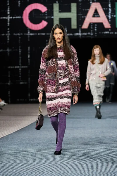 Look 25